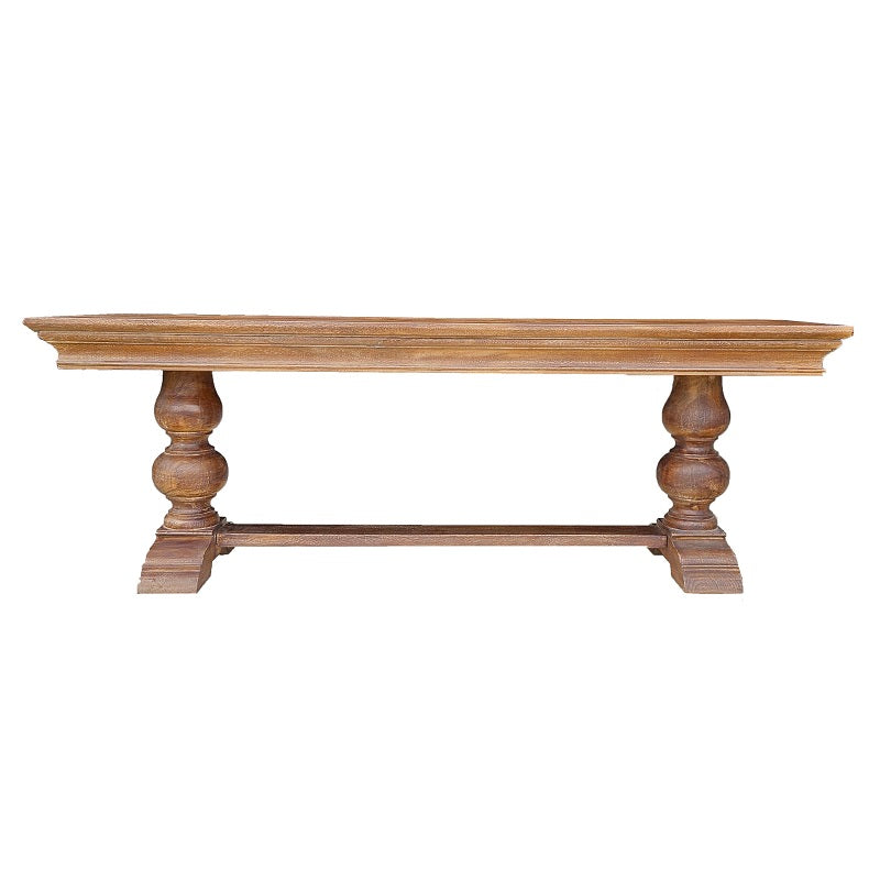 De massief houten kloosterbank Andreas is een robuuste bank die ook te gebruiken is als sidetable of als een algemeen accessoires in een vintage interieur