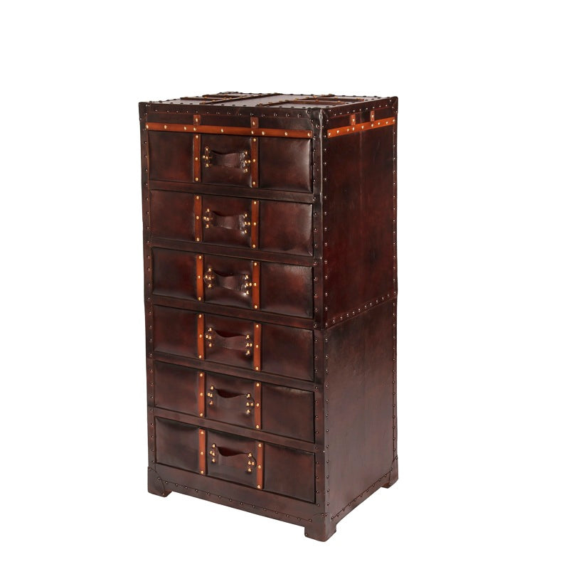 De Fletcher ladekast is vervaardigd van leer met vintage accenten en heeft 6 laden.