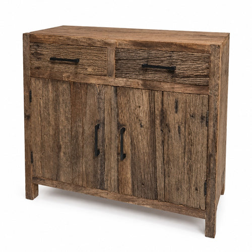 Het Isolde dressoir is volledig gemaakt van gebruikte houten planken.