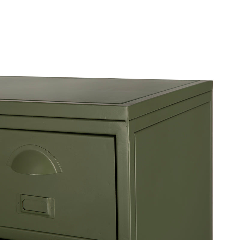 Detail top van de vintage stalen ladenkast groen. 