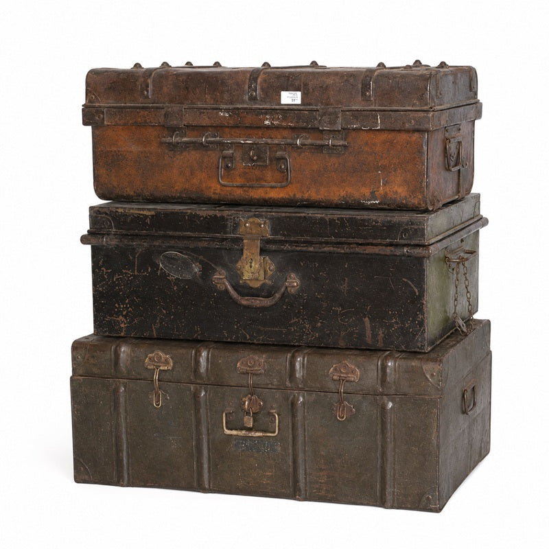 Antiek look vintage metalen kisten afkomstig uit de industrie.
