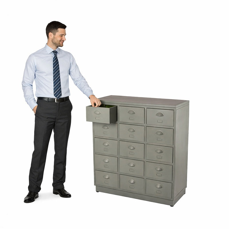 Ladekast van staal met 15 laden.