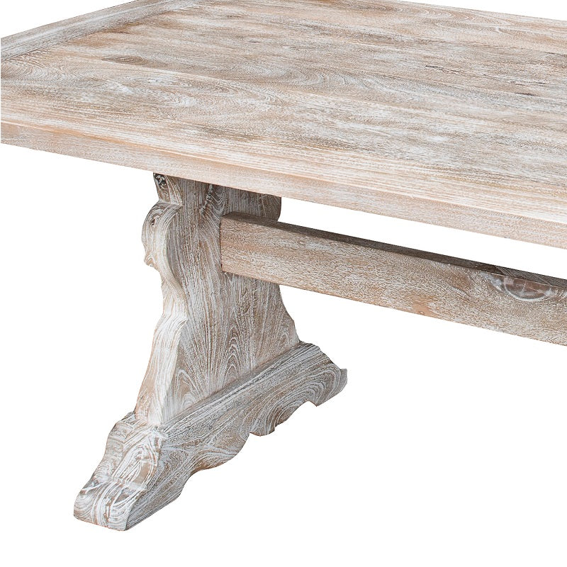 Grote tafel met whitewash afwerking.