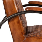 Detail afbeelding armleuning van de Romain vintage fauteuil.