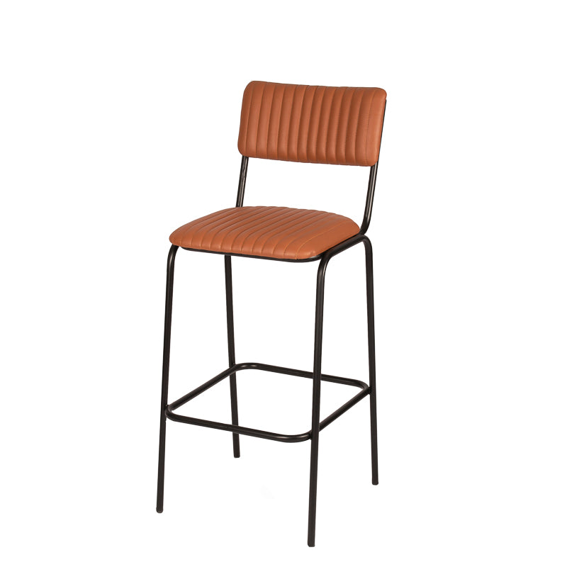 Industriële barkruk Route 99 met zwart onderstel en cognac lederen bekleding.