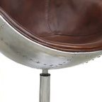 De Shelby relax fauteuil is 360 graden draaibaar en heeft een volledig lederen zitkuip.