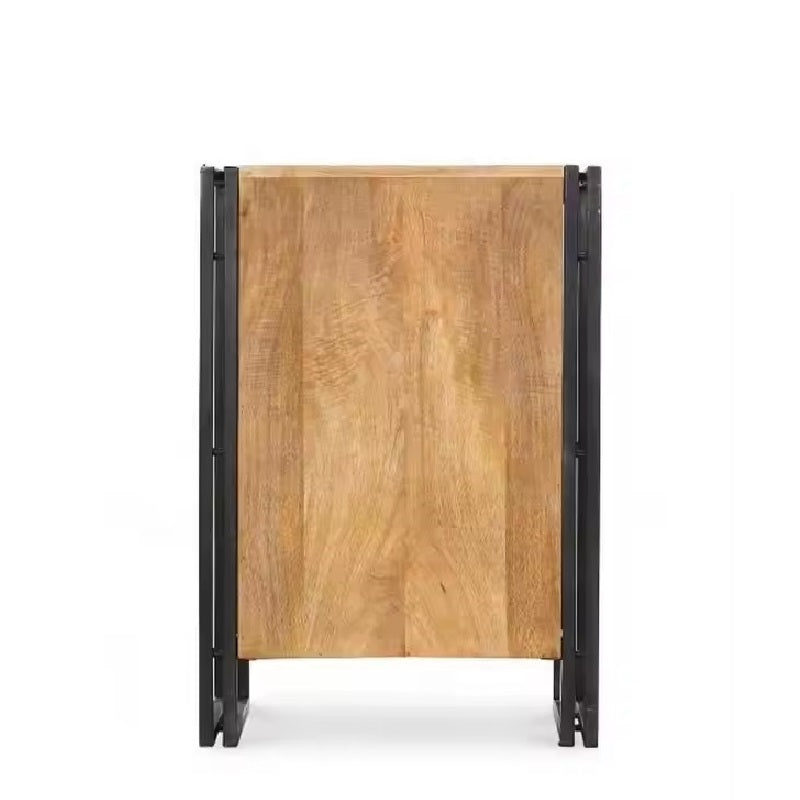 Achterkant van de nachtkast van mango met staal in een extra hoge boxspring uitvoering.