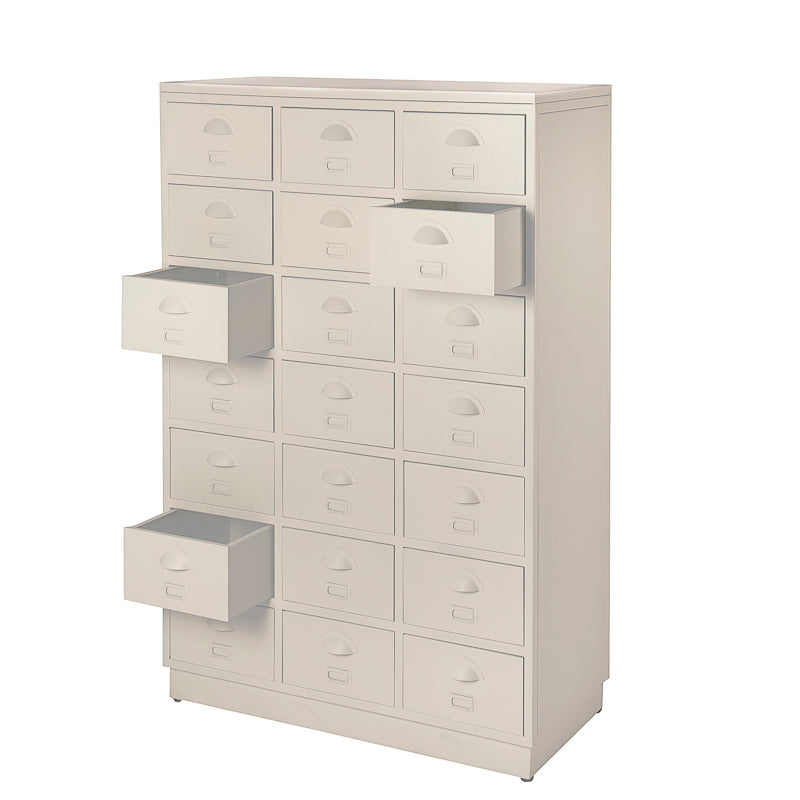 Nieuwe ladekast met 21 laden en refurbished look lak in de kleur wit.