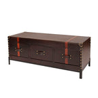 Deze ladekast met 3 laden van leer is tevens een vintage salontafel die goed zal staan in elk industrieel interieur.